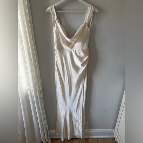 RUNAWAY Havanna Dress Ivory - Picture 4 of 8